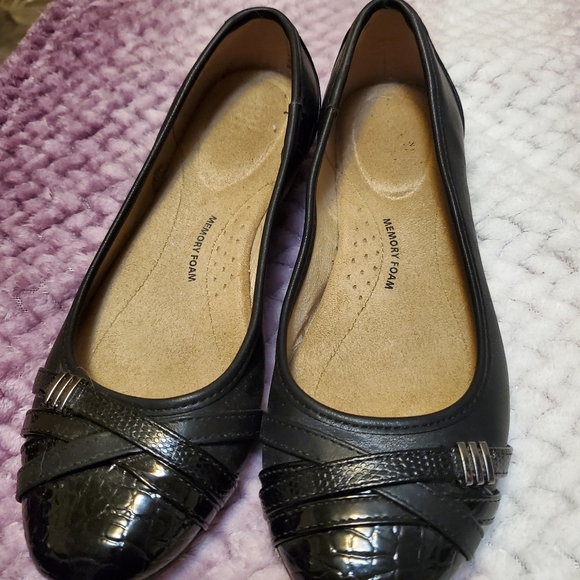 Time and Tru Shoes Flat Dress Shoes Poshmark